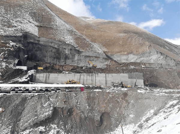 تصاویر پروژه عملیات اجرائی قطعه D2 آزادراه تهران- شمال